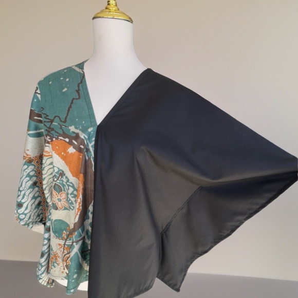 0133B / Petite Style Top, Batik Pattern Cropped Kaftan - Picture 4 of 8